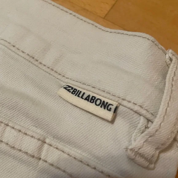White Billabong ripped knee jeans. Size 28. Used with some stains. - Picture 2 of 12